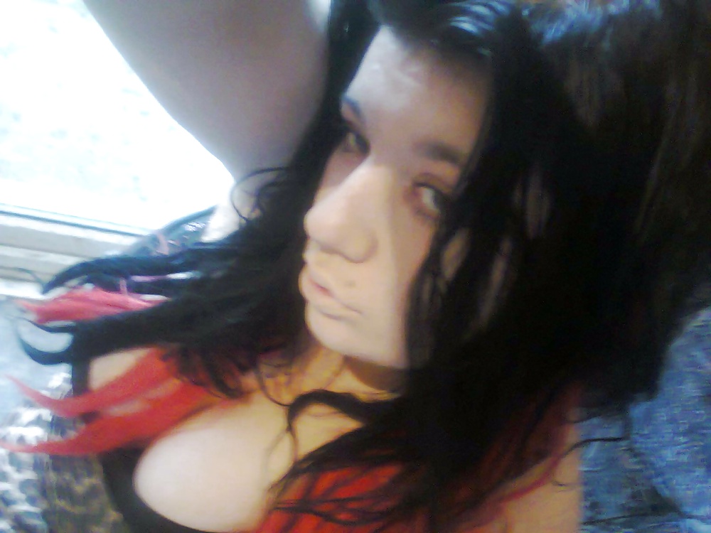Real Chav slut from London showing clivage Dirtyyyy #39912266