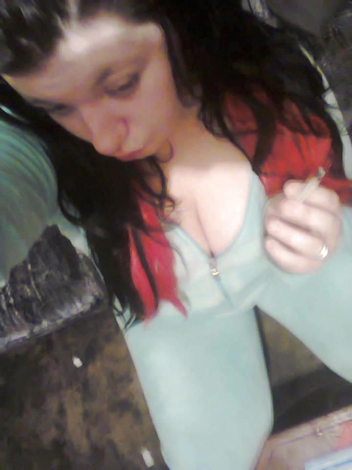Real Chav slut from London showing clivage Dirtyyyy #39912280