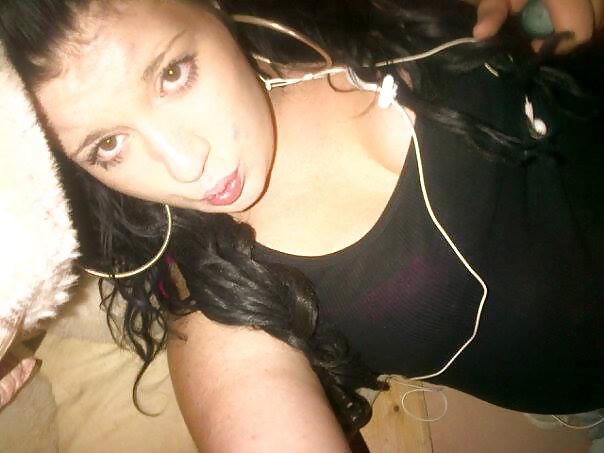 Real Chav slut from London showing clivage Dirtyyyy #39912311