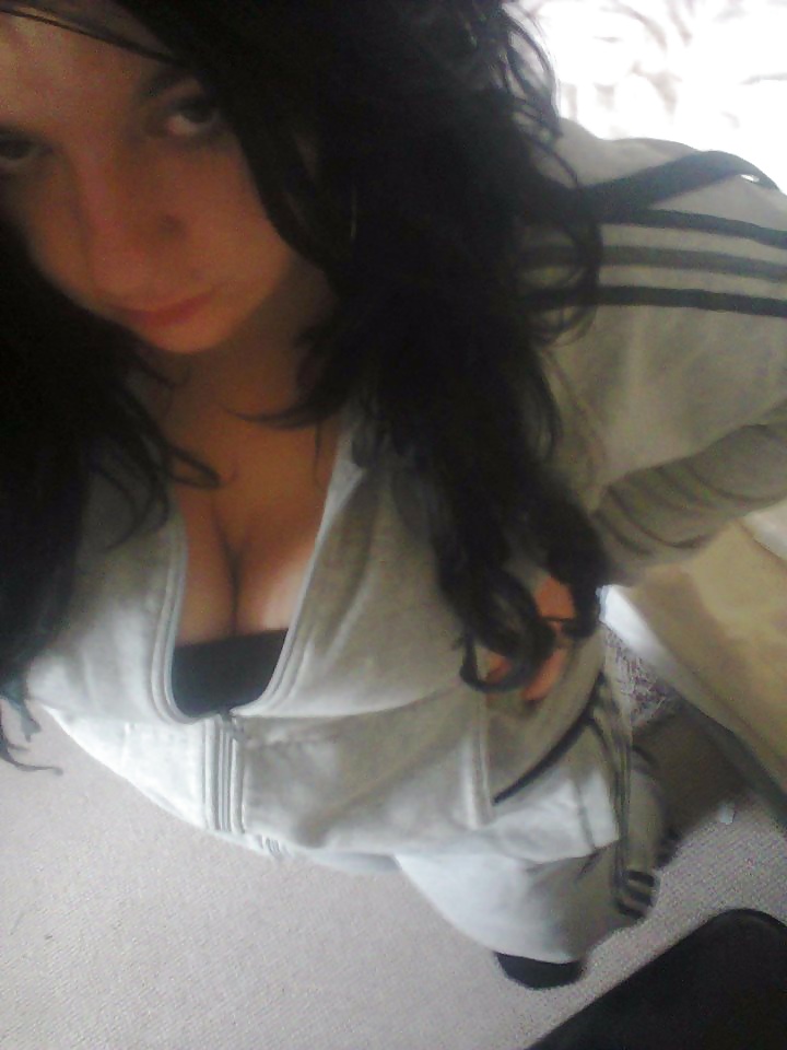 Real Chav slut from London showing clivage Dirtyyyy #39912434