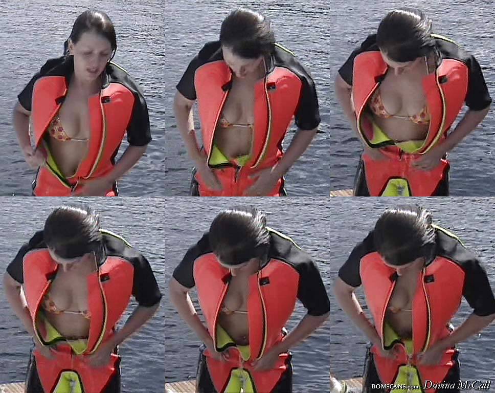 Davina mccall (include le sue foto in topless dei paparazzi)
 #26415900