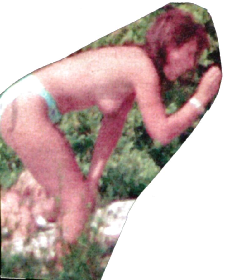 Davina mccall (include le sue foto in topless dei paparazzi)
 #26416075