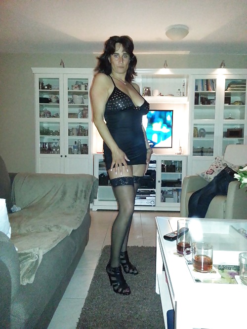 She like to entertain all of you friends... #28781770