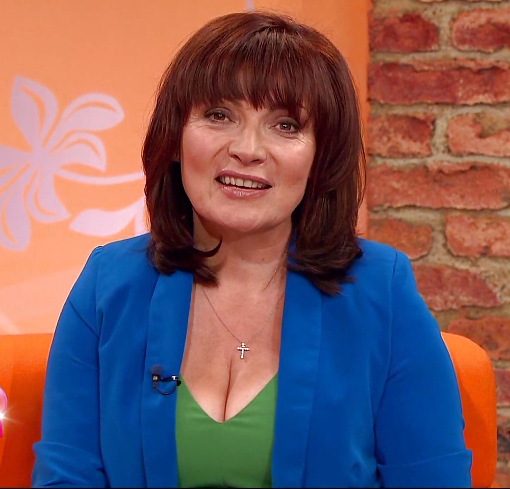 Lorraine Kelly's Magnificent Cleavage #23722579