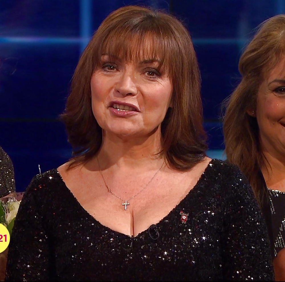 Lorraine Kelly's Magnificent Cleavage #23722707
