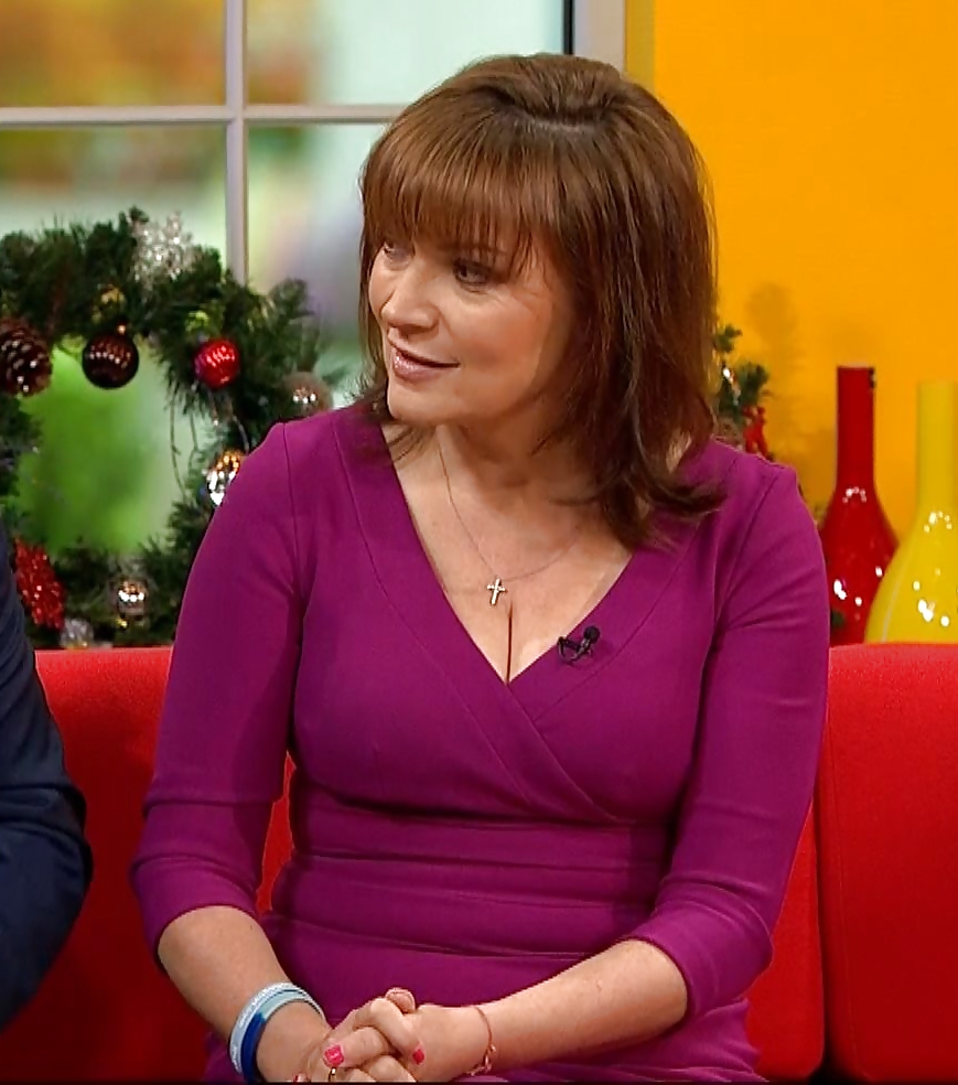Lorraine Kelly's Magnificent Cleavage #23722723