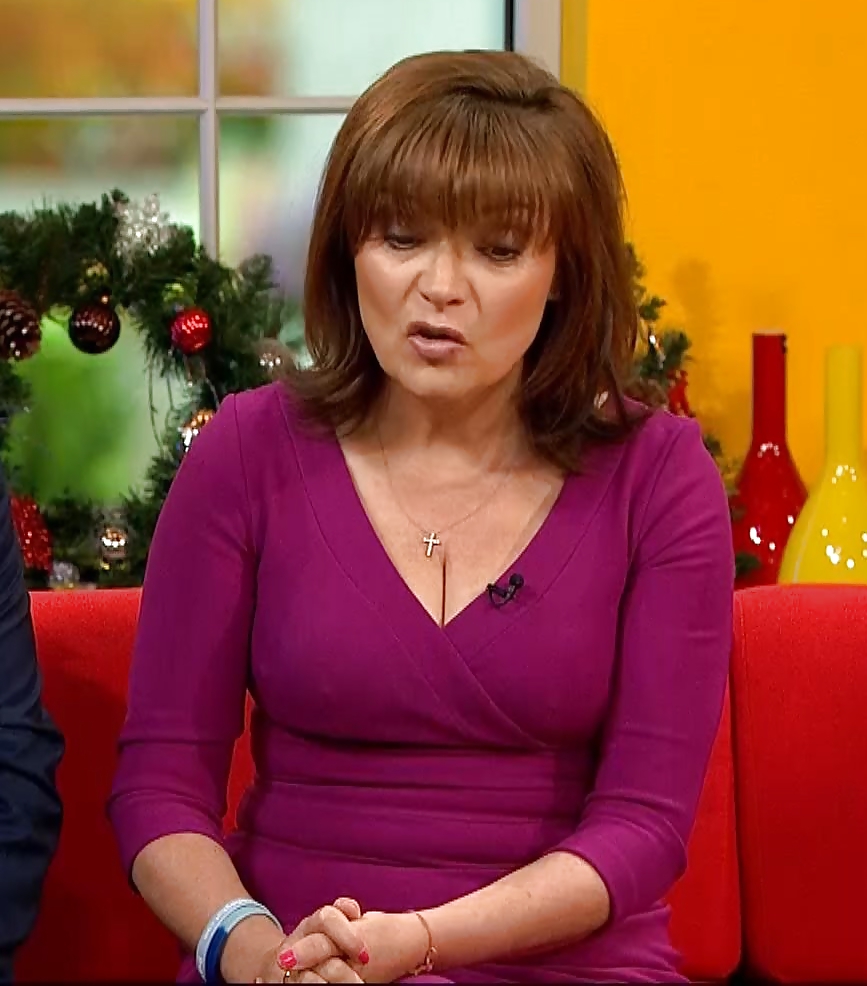 Lorraine Kelly's Magnificent Cleavage #23722730