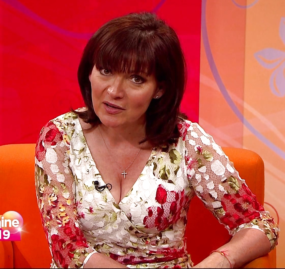 Lorraine Kelly's Magnificent Cleavage #23722838