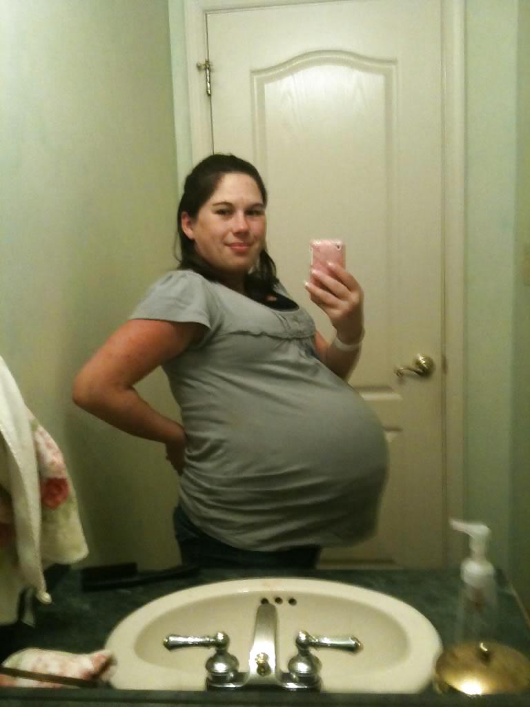 Enorme pancia incinta 2
 #37208935