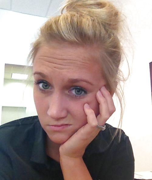 Babes aburrido
 #36938532