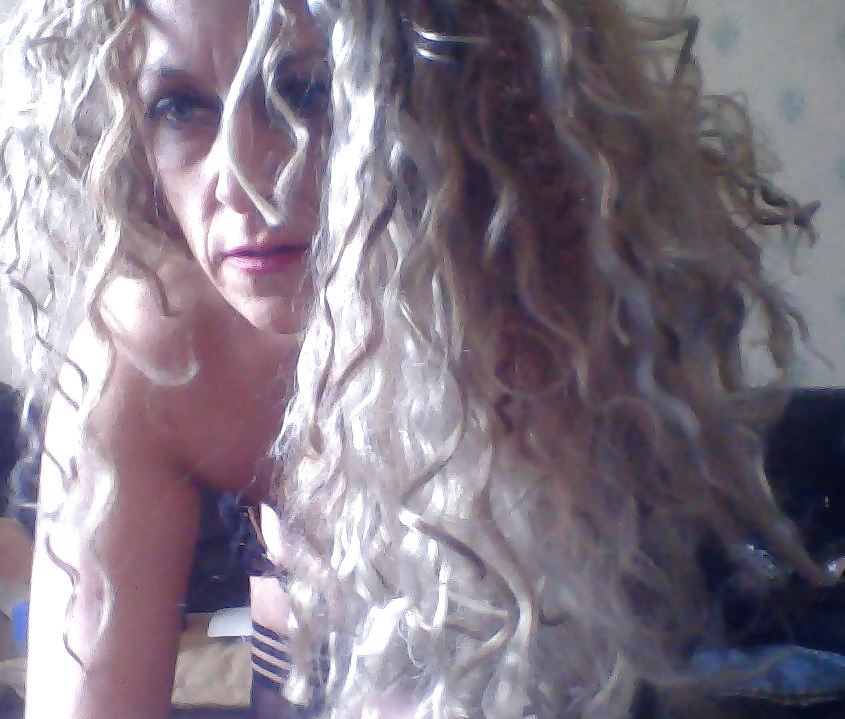 Angel....has cuernos
 #29490859