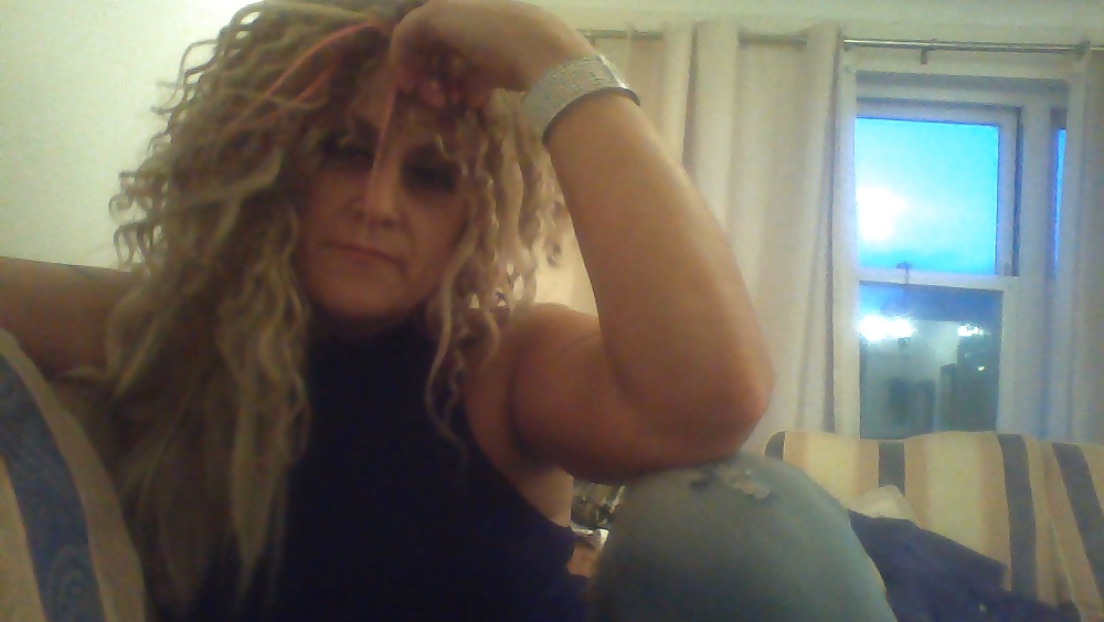 Angel....has cuernos
 #29490884