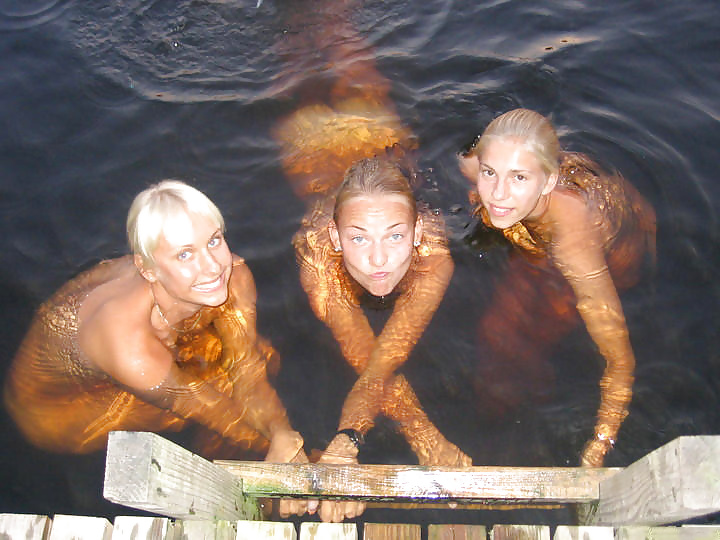 Small bathing between friends #29713658