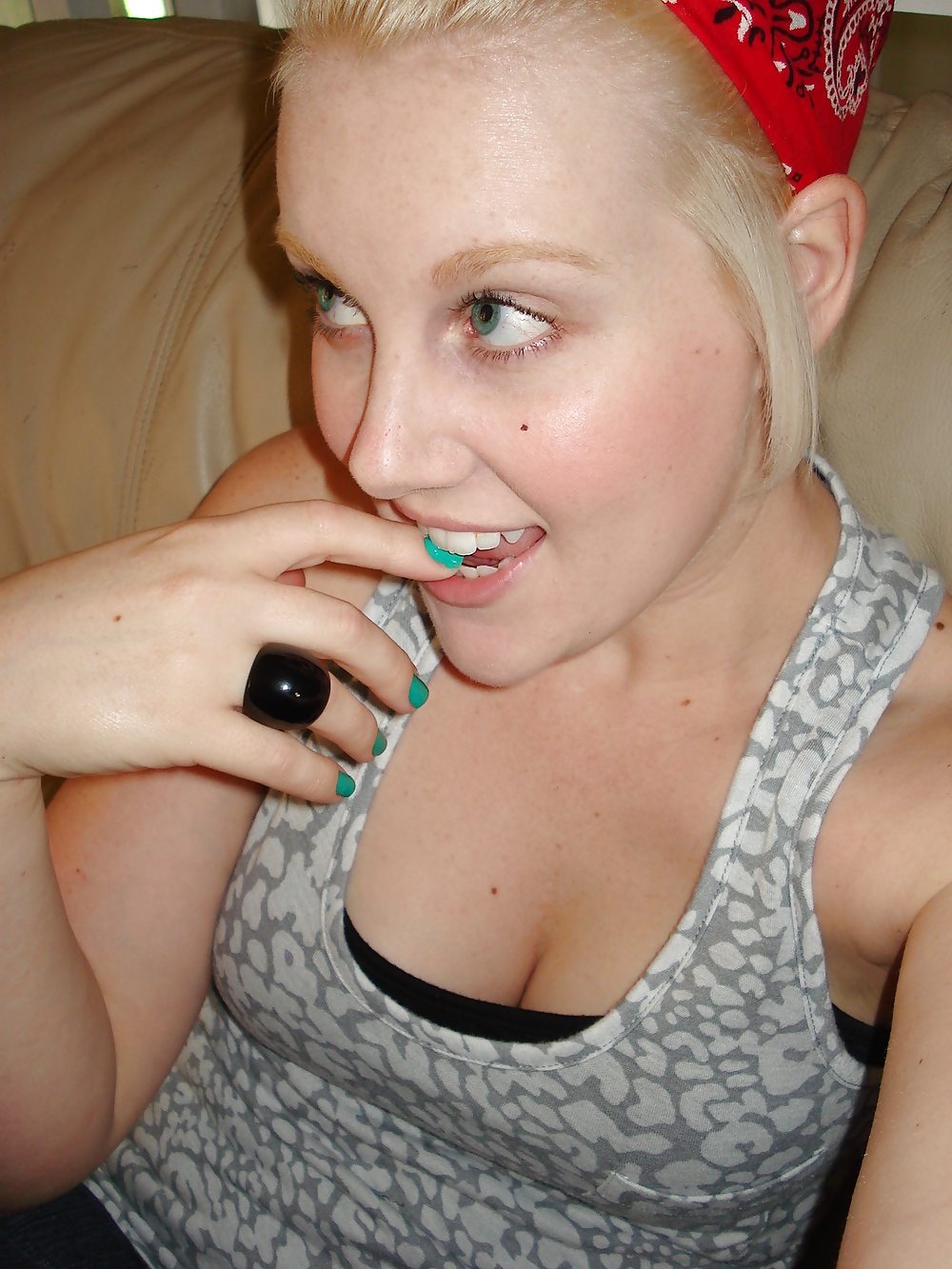 Has anyone seen more of this hottie? #24351450