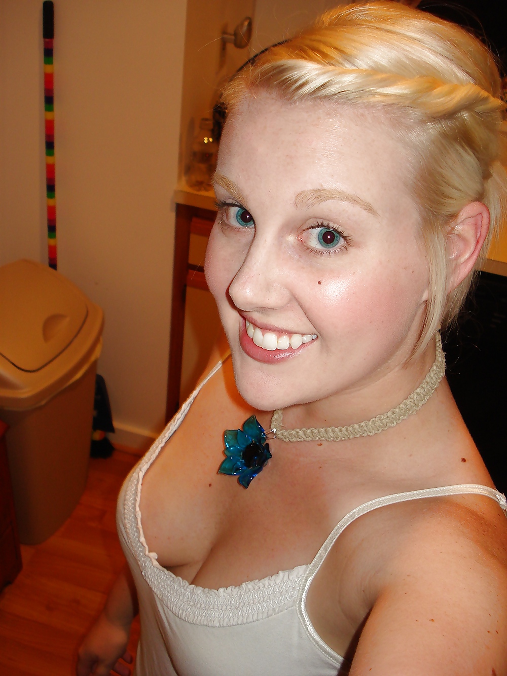 Has anyone seen more of this hottie? #24351478