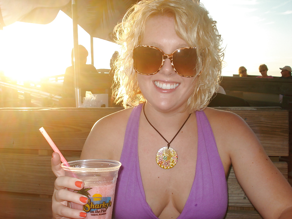 Has anyone seen more of this hottie? #24351489