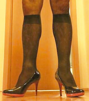 Sissy julia in nuovi tacchi in attesa di essere scopata nel culo
 #24162896