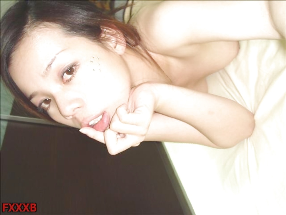 プライベート写真の若いアジアの裸の女の子 25 taiwanese
 #39110680