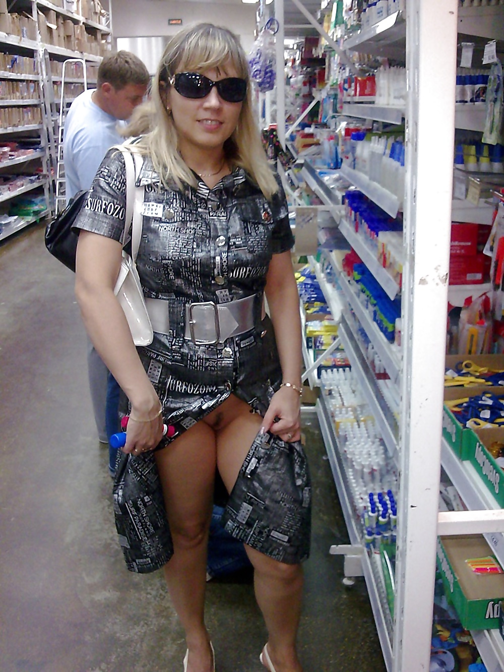 Frau Upskirt #33365853