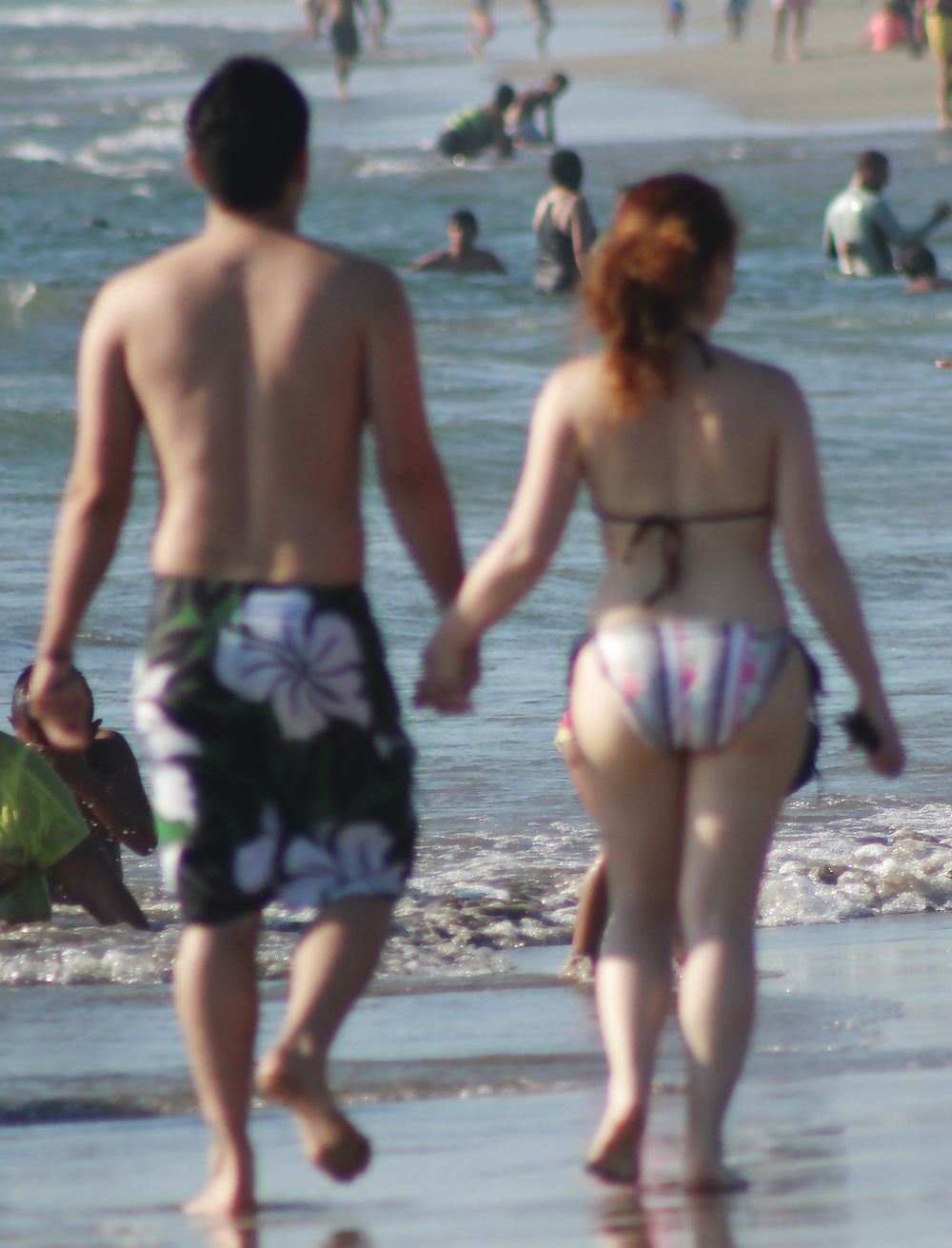 Couple on the beach (voyeur vacation) #35513262