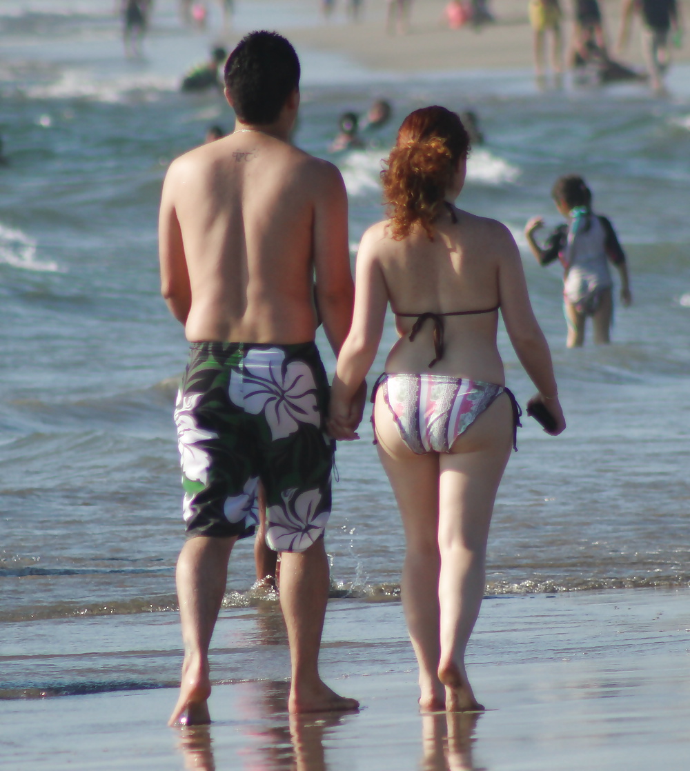 Couple on the beach (voyeur vacation) #35513280