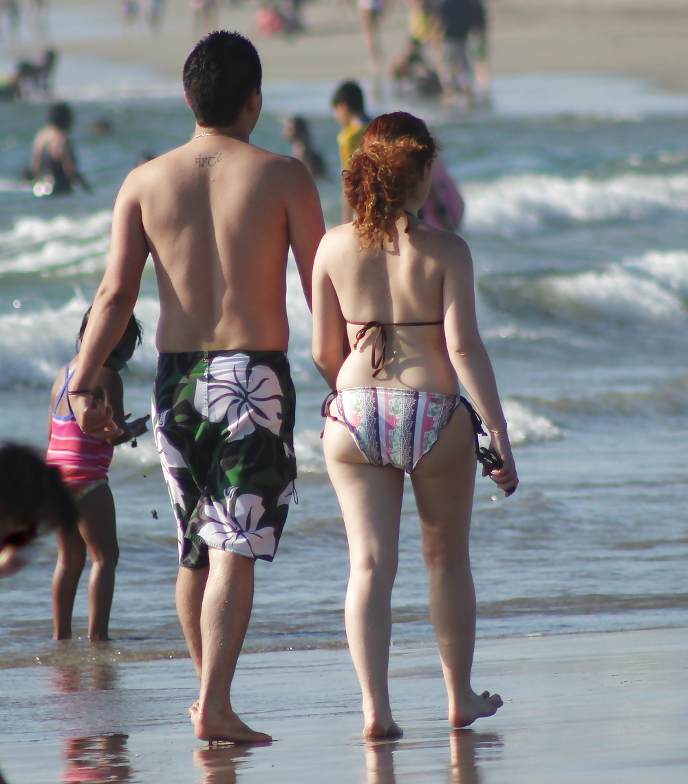 Couple on the beach (voyeur vacation) #35513289