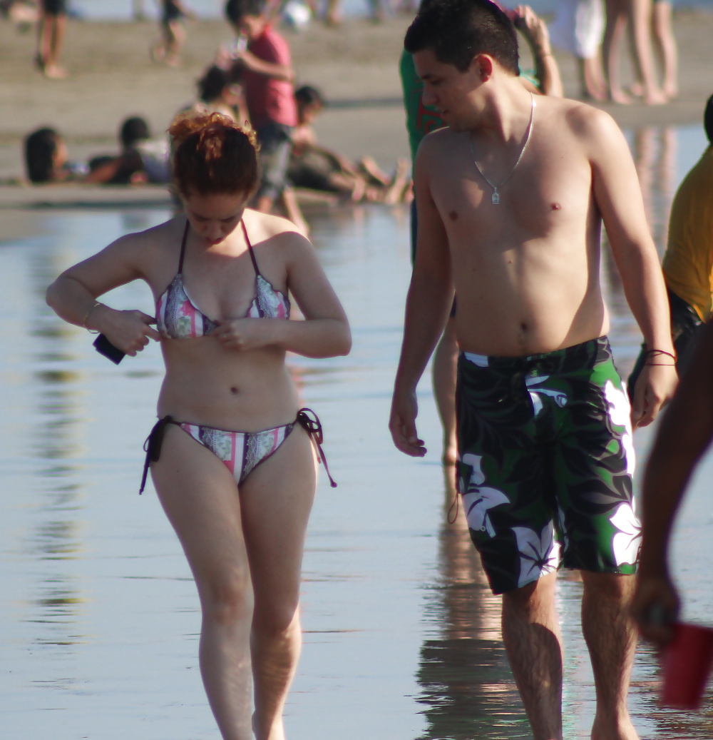 Couple on the beach (voyeur vacation) #35513410