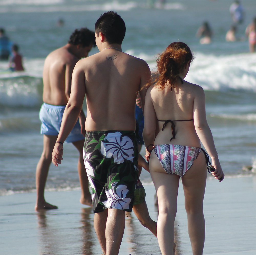 Couple on the beach (voyeur vacation) #35513644