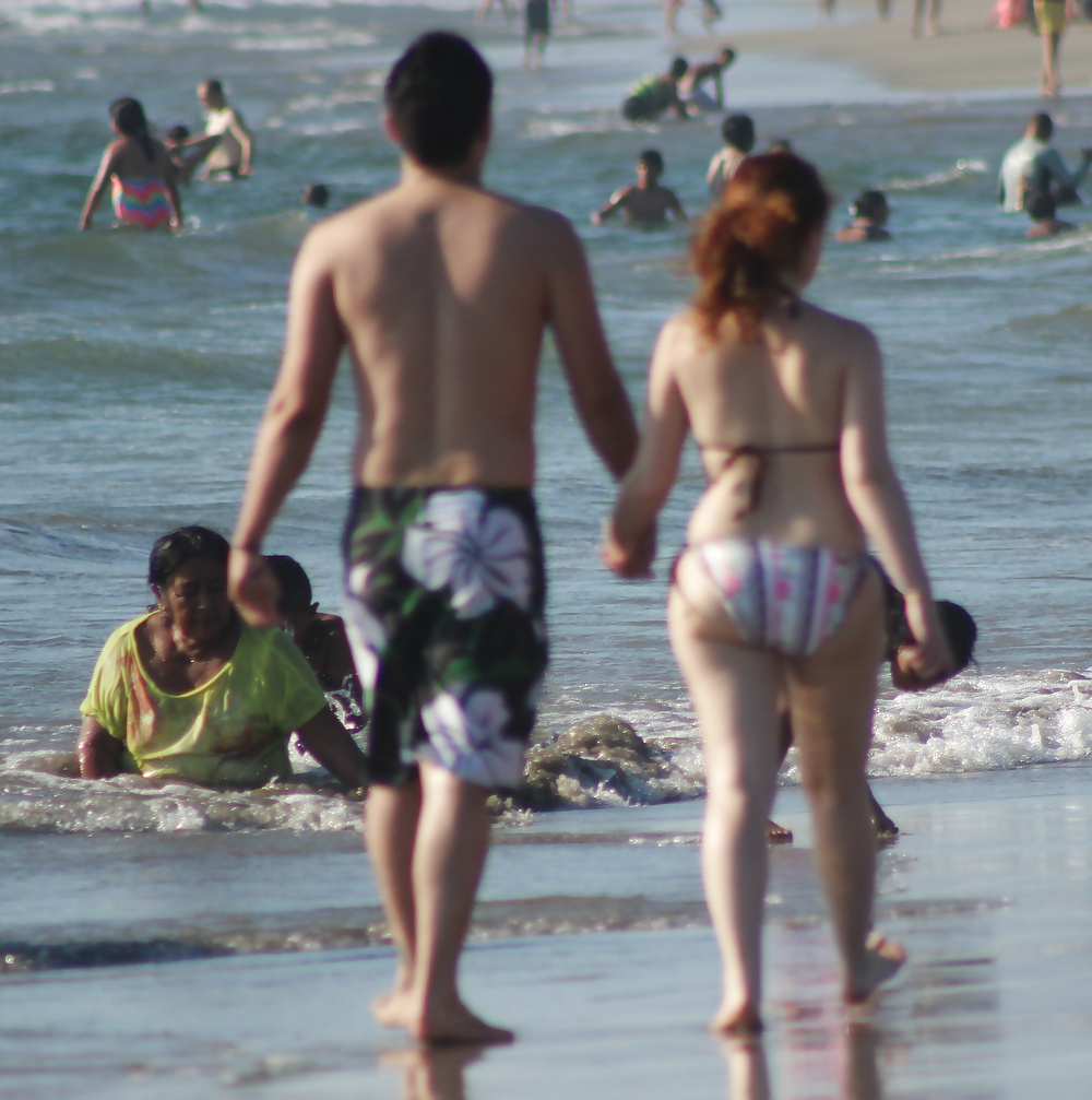Couple on the beach (voyeur vacation) #35513749