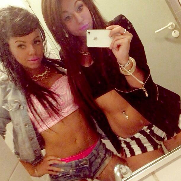 Insulter et commenter de niia hall la mini nabila  #23852124