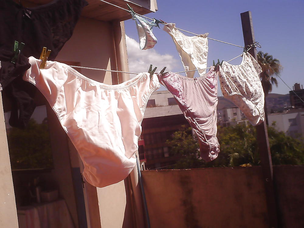 How many panties fits on a rope? #25948762