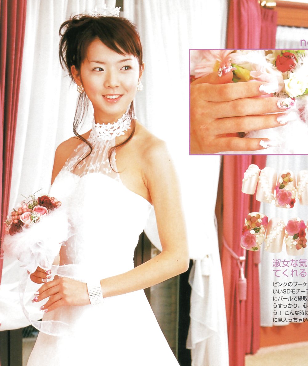 日本の雑誌からのセクシーな女の子たち nail max 2005 spring
 #33135763