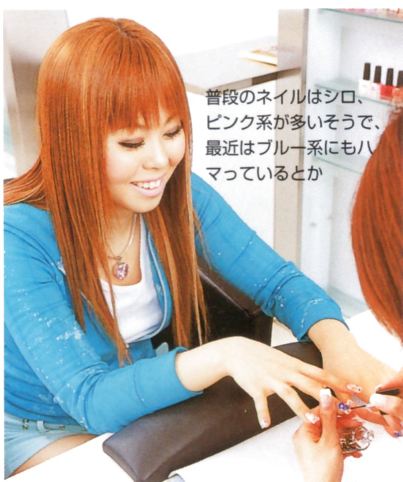 日本の雑誌からのセクシーな女の子たち nail max 2005 spring
 #33135786