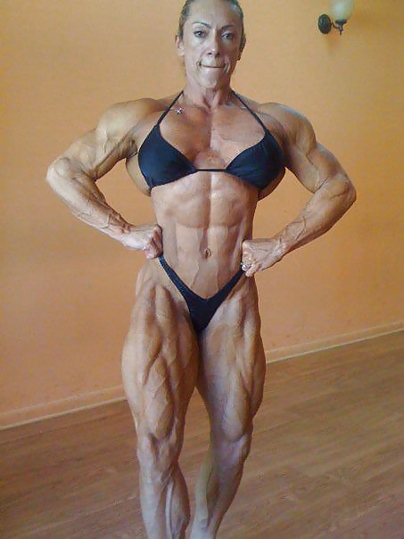 Yaxeni Oriquen - female bodybuilder #31854334