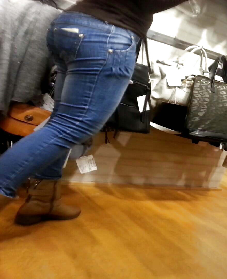 Teens und milfs mit geilem arsch
 #23897090