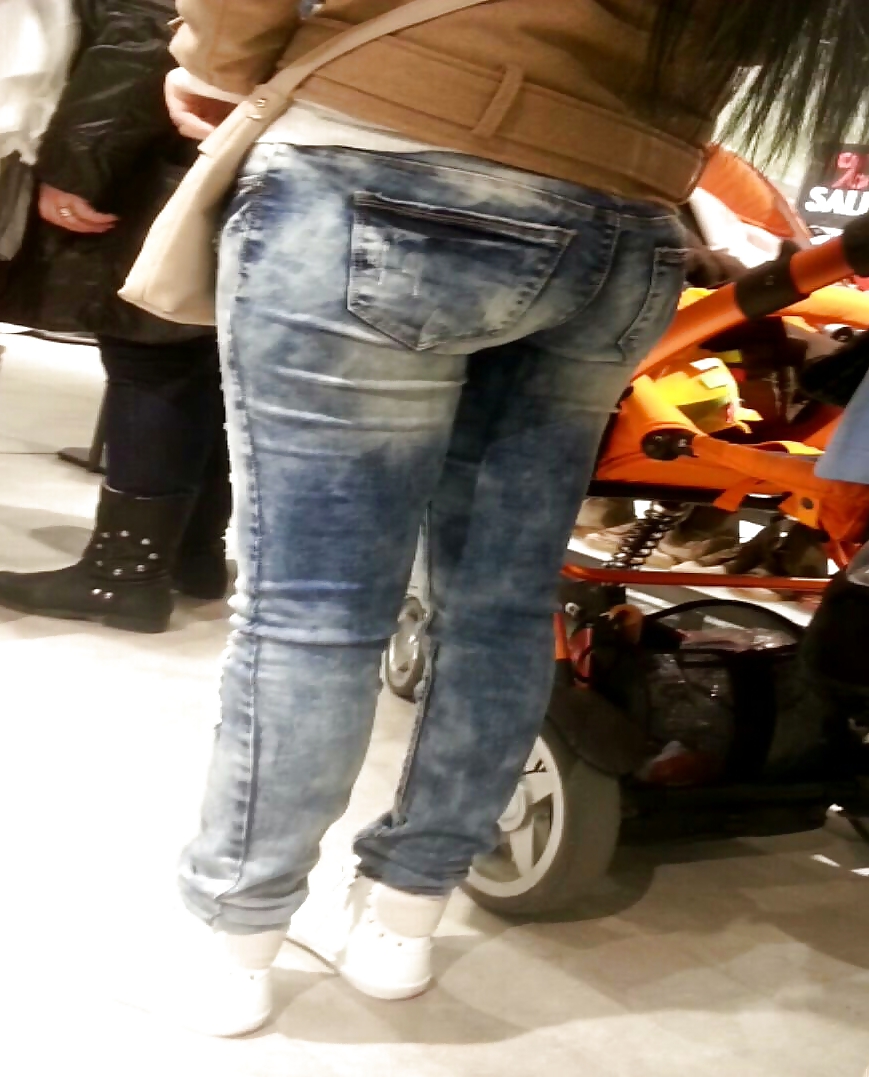 Teens und milfs mit geilem arsch
 #23897103