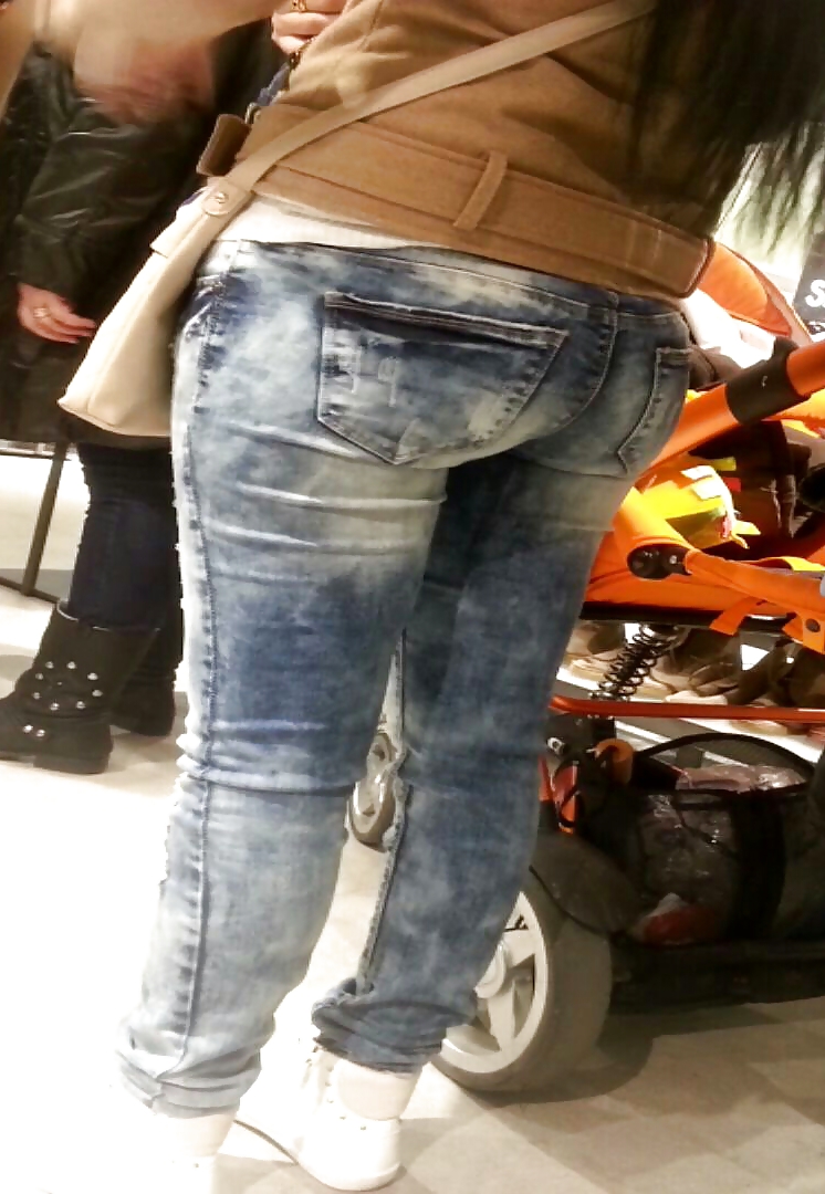 Teens und milfs mit geilem arsch
 #23897111