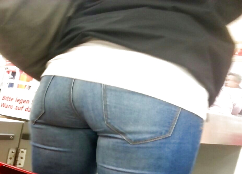 Teens und milfs mit geilem arsch
 #23897160