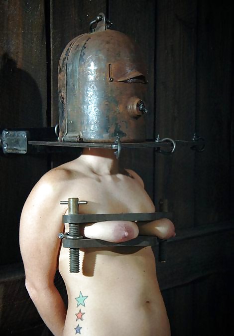 La tortura medieval de las mujeres
 #27911531