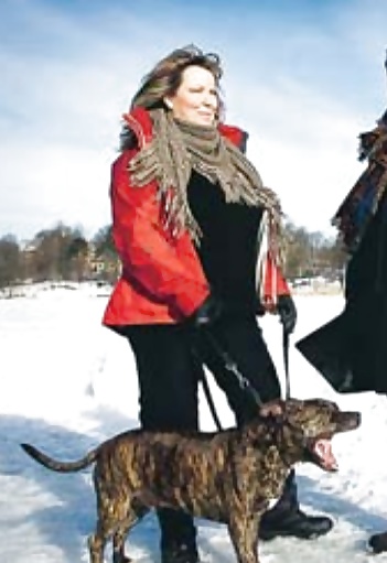 Mujeres locales
 #31054622