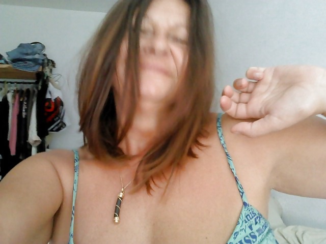 Mujeres locales
 #31054641