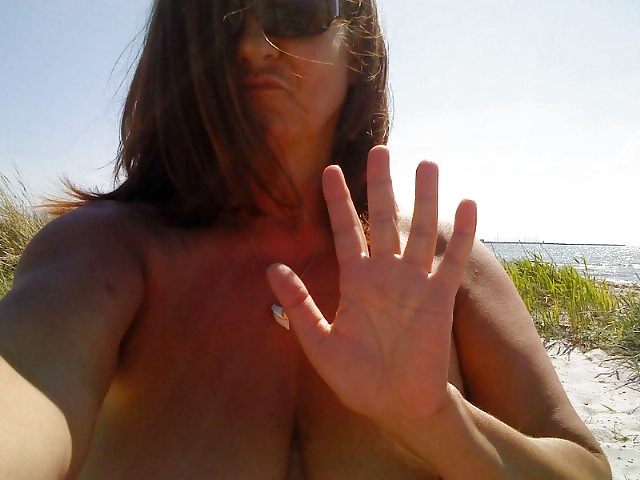 Mujeres locales
 #31054643