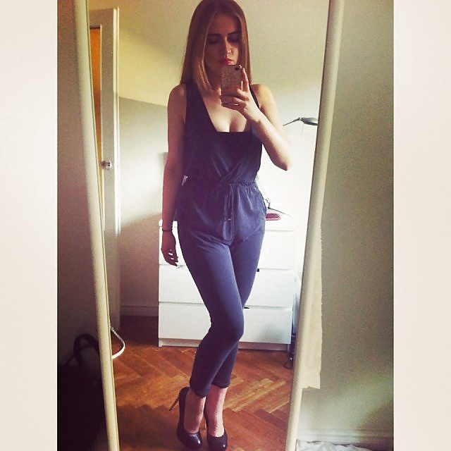 18歳の女子高生
 #29509984