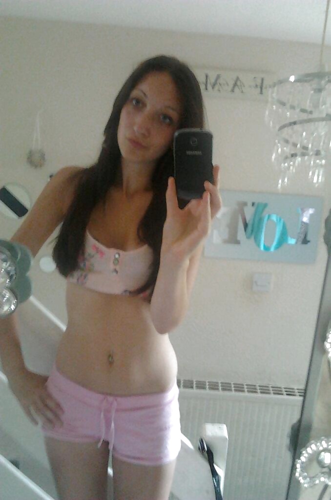 18歳の女子高生
 #29509988