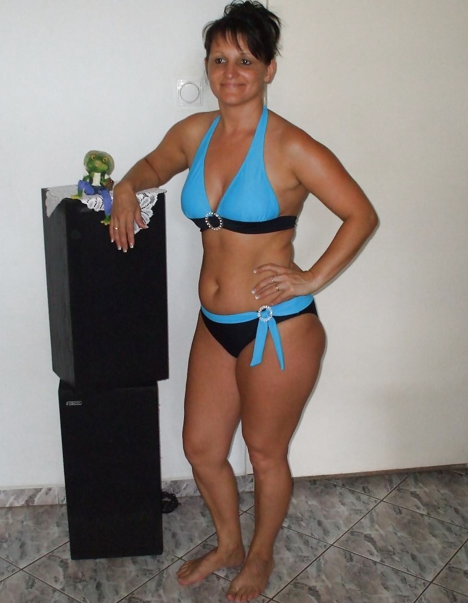 Schöne Mutter In Bikini (kein Akt) #27393515