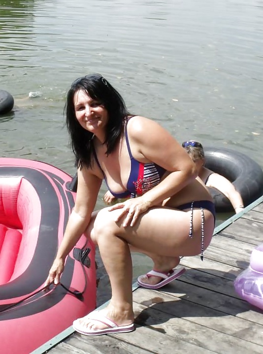 Schöne Mutter In Bikini (kein Akt) #27393551