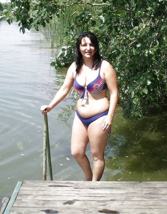 Schöne Mutter In Bikini (kein Akt) #27393573