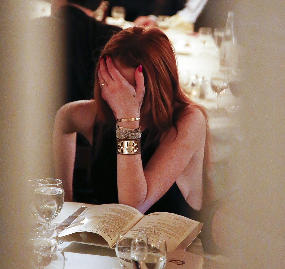 Lindsay Lohan ... Sideboob Im Restaurant #27140968