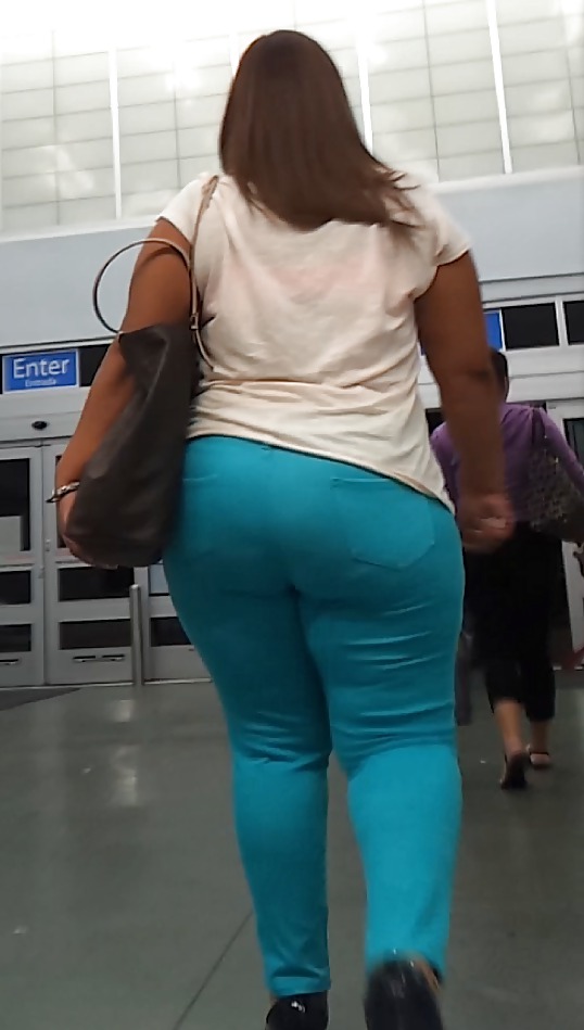 AMAZON booty Milf LATINA voyeur BIG Fat round ASS! VOYEUR #24213214