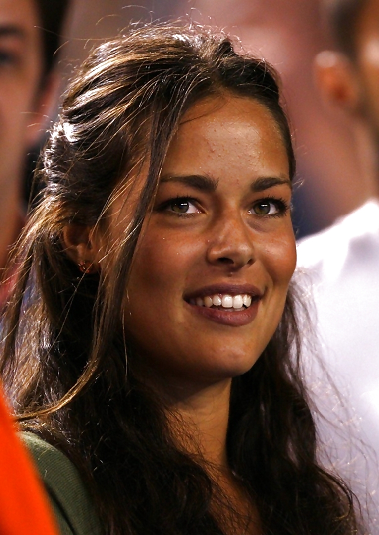 Ana ivanovic- il tennista più masturbato di sempre
 #36415173